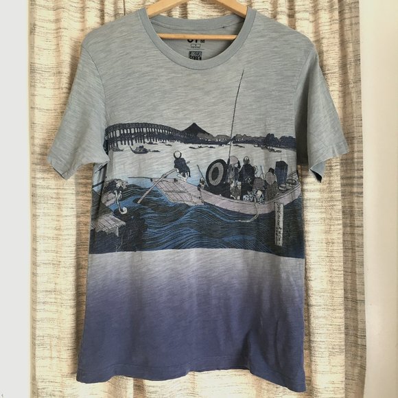 Uniqlo Hokusai Blue Ukiyo-e Rowing T-shirt - Picture 1 of 14